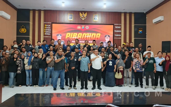 Thumbnail Berita - Ngopi Habis Hujan, Kapolres Blitar Kota Ajak Media Bangun Keamanan dari Meja Dialog