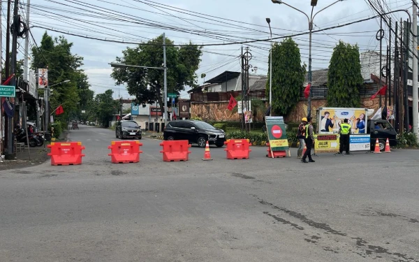 Lakukan Pemasangan Erection Girder, Jalan Suparjan Mangun Wijaya Akan Ditutup Total Selama Empat Hari