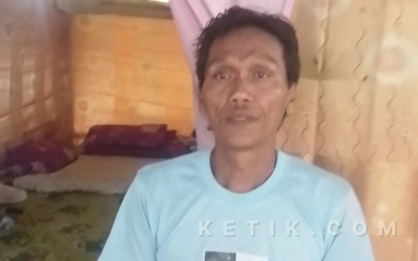 Thumbnail Berita - Nestapa Keluarga Sopari di Brebes, Tinggal di Bekas Kandang Kambing Berdinding Bambu Lapuk