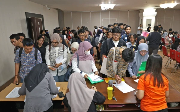Putus Rantai Kapitalisme, Pemkot Surabaya Evaluasi Penerima Beasiswa Pemuda Tangguh