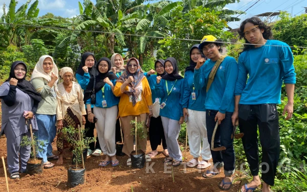 Thumbnail Mahasiswa UNAIR Gaungkan TASER, Tanam Serai Jadi Solusi Alami Redam DBD di Desa Wadeng Gresik
