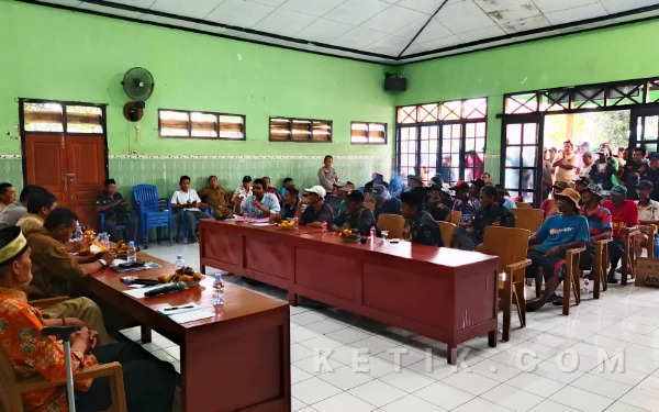 Alamastu Gelar Aksi Damai di Kantor Desa Taman Pemalang, Tuntut Transparansi dan Perbaikan Makam