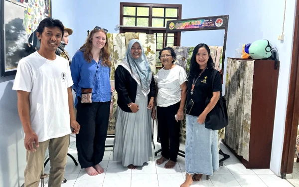 Mahasiswa Universitas Virginia Amerika Bedah Kekayaan Budaya di Dusun Lereng Kelud Kediri