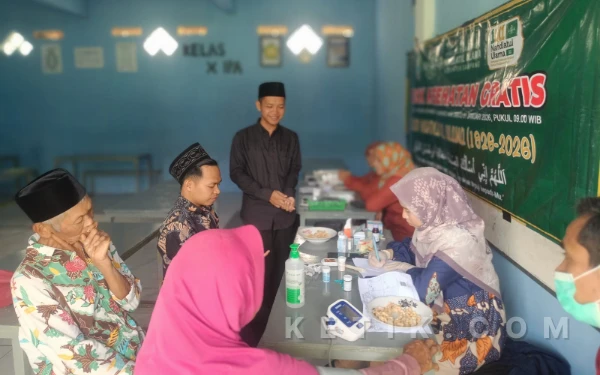 Cek Kesehatan Gratis MWCNU Robatal  Sampang Warnai Peringatan 1 Abad NU