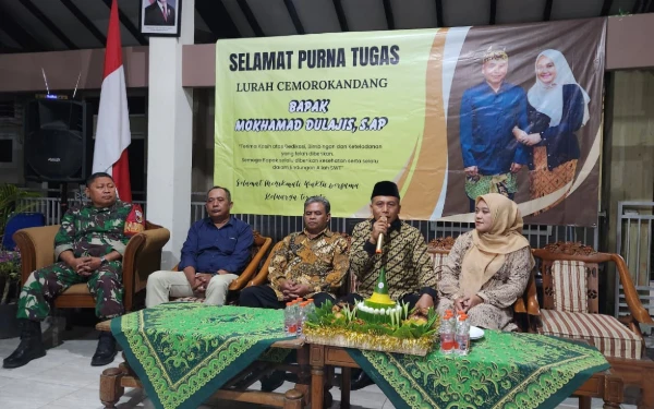 Catatkan Karya dan Pengabdian, Warga Cemorokandang Kota Malang Haru Lepas Lurah Dulajis Masuki Masa Pensiun