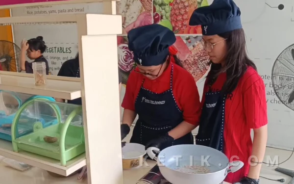 Belajar Filosofi China Lewat Dapur, Siswa Fokus Racik Ronde dan Dumpling Jiaozi