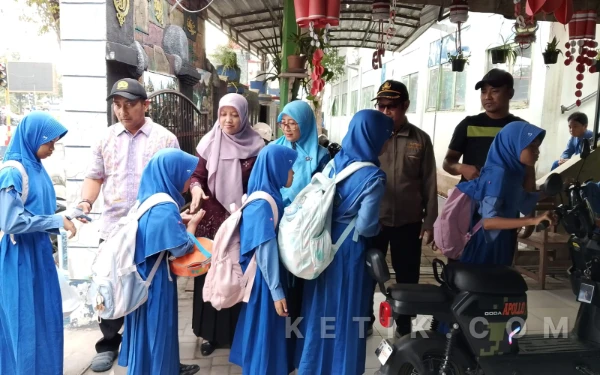 Dituding Jarang Mengajar, Iswandi Idris Minta Kepala SDN Rongtengah 1 Transparan dan Bijak
