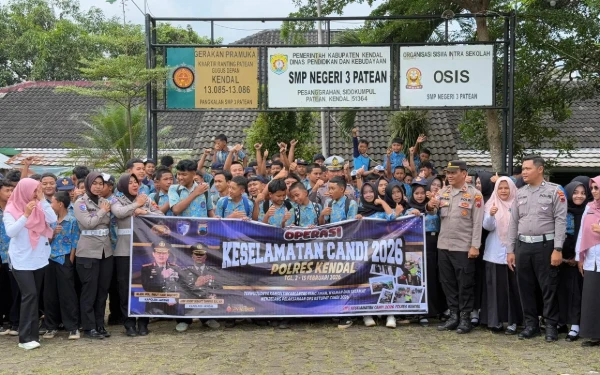 Polres Kendal Edukasi Keselamatan Berkendara kepada Siswa SMP Negeri 3 Patean
