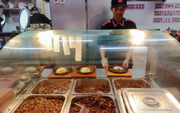Thumbnail Surga Se’i Sapi di Soehat Kota Malang! Se’Indonesia Hadirkan Daging Asap Khas NTT yang Juicy dan Smoky