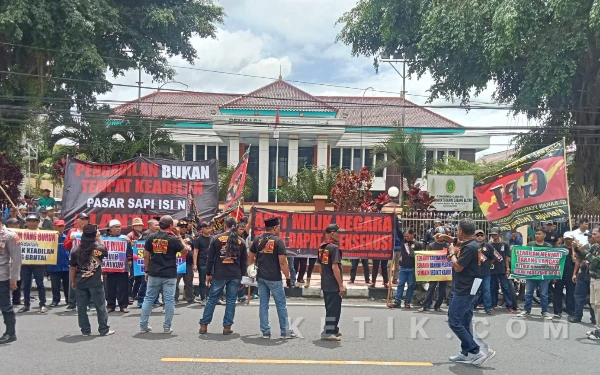 Ratusan Massa GPI Kepung PN Blitar, Soroti Dugaan Kejanggalan Putusan Sengketa Aset di Jalan Mastrip