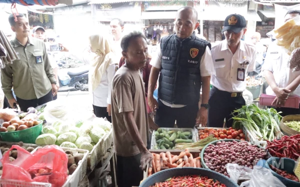 Jelang Ramadhan, Satgas Pangan Polres Bondowoso Sidak Pasar Pantau Harga Sembako