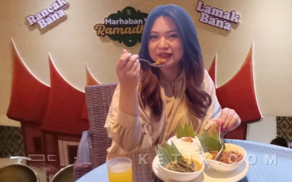 Thumbnail Berita - Lamak Bana! Sambut Ramadan,  Zest Hotel Jemursari Sajikan  Cita Rasa Minangkabau