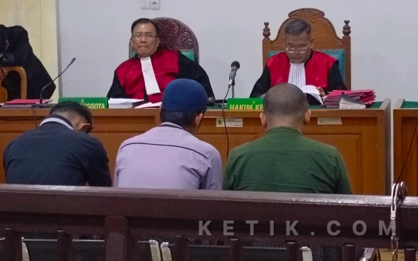 Thumbnail Berita - Divonis 2 Tahun, Tiga Terdakwa Rokok Ilegal di Palembang Dibebani Denda Fantastis Rp12,8 Miliar
