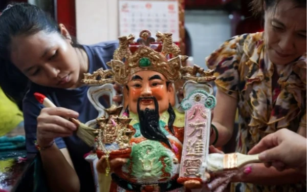 Ritual Cuci Rupang Tandai Persiapan Imlek 2577 Kongzili