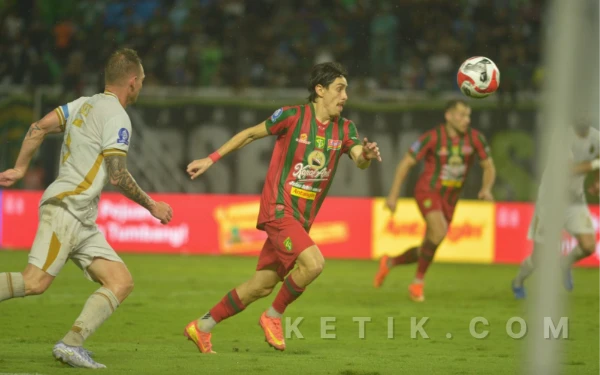 Thumbnail Berita - Bhayangkara FC Jegal Persebaya 2-1, Paul Munster: Ini Kemenangan yang Penting