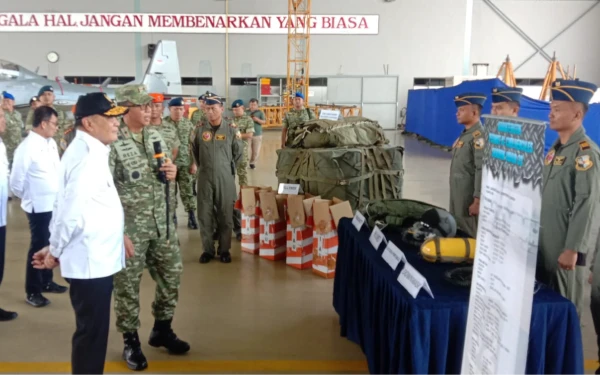 Thumbnail Berita - Tinjau Lanud Abd Saleh Malang, Menkopolkam Djamari Chaniago Pastikan Alutsista dan Personel Siap Operasi