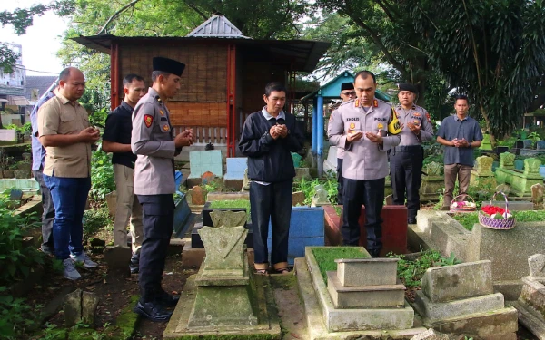 Thumbnail Berita - Resmi Jadi Kapolresta Malang Kota, Ini Profil Kombes Putu Kholis dan Janji Moralnya bagi Korban Kanjuruhan