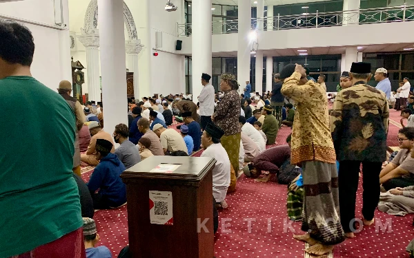 Thumbnail Berita - Tarawih Pertama Ramadan 1447 H, Jemaah Muhammadiyah Padati Masjid UMM