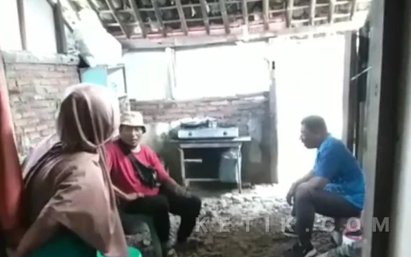 Gercep! Dinperwaskim Brebes Verifikasi Laporan Rumah Tidak Layak Huni Warga Siasem