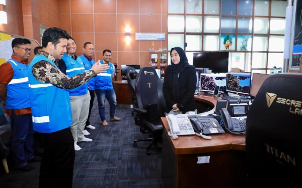 Thumbnail Berita - Wagub Emil Pastikan Pasokan Listrik di Jawa Timur Aman Selama Ramadan hingga Idulfitri