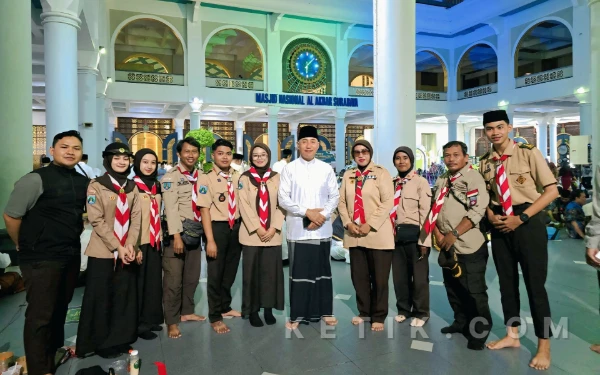 Thumbnail Berita - Pramuka Jatim Sukseskan Buka Puasa Serentak Bersama Gubernur Khofifah Pecahkan Rekor MURI