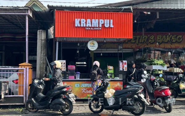 Es Teh dan Jeruk "Krampul" Gresik Jadi Incaran Warga, Segar dan Beda