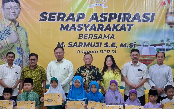 Thumbnail Berita - Serap Aspirasi di Kediri, Sarmuji Perjuangkan Kesenjangan Upah Guru Honorer hingga Bantuan Pendidikan Madrasah