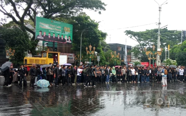 Seratusan Mahasiswa Gelar Aksi Demo di Kayutangan Malang, Protes Kekerasan Aparat di Tual