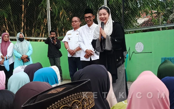 Momen Hangat Ngabuburit, Bupati Brebes Sapa Warga: Serap Aspirasi Jalan Rusak hingga Bagi Sembako