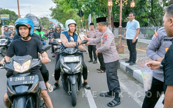 Polres Mojokerto Bagikan Takjil dan Gelar Buka Puasa Bersama Media di Ramadan 1447 H