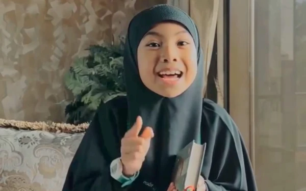 Thumbnail Berita - Wakil Indonesia di Dubai International Holy Quran Award Aisyah Al-Rumi Dikenal Jago Menghafal dan Bahasa Arab