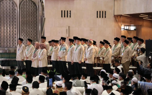 Thumbnail Berita - Nusron Wahid Tegaskan Tanggung Jawab Negara Lindungi Rakyat di Tengah Bencana