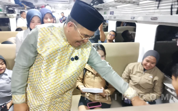 Thumbnail Commuter Probolinggo-Surabaya Beroperasi, Ribuan Penumpang Berpotensi Beralih dari Bus
