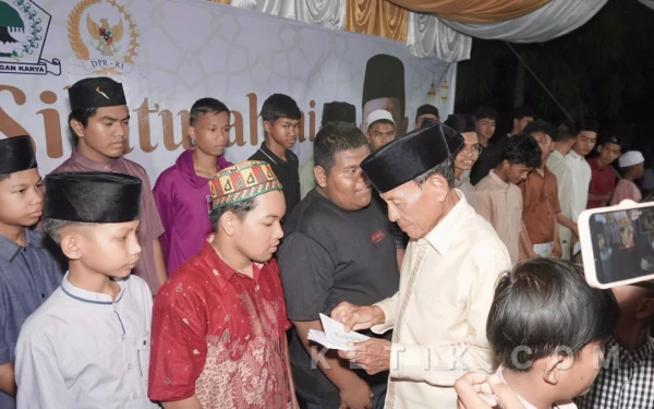 Silaturahmi dengan Masyarakat Nagan Raya, Ampon Bang Santuni Anak Yatim