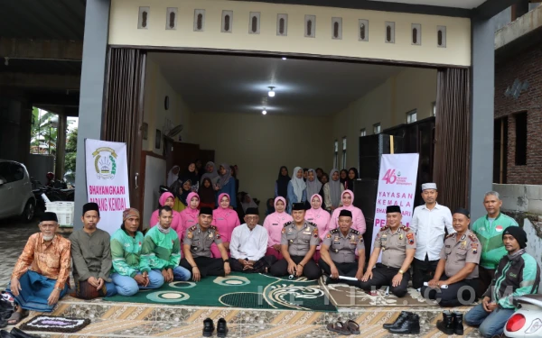 Polres Kendal Gandeng Ojol Sambangi Ponpes Al-Hidayah, Bagikan 250 Paket Takjil untuk Santri