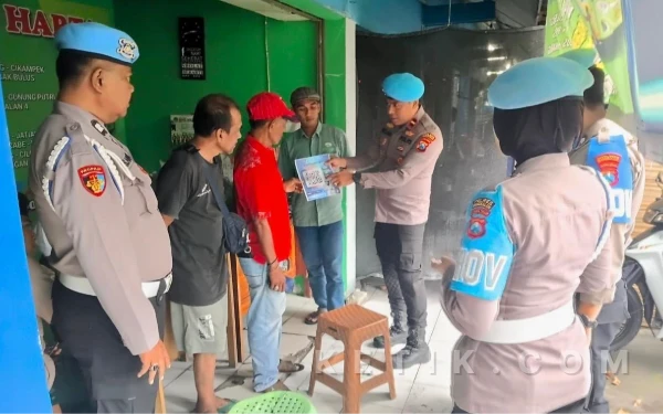 Tak Ragu Sampaikan Aduan, Sipropam Polres Bangkalan Kenalkan QR Code Dumas di Terminal