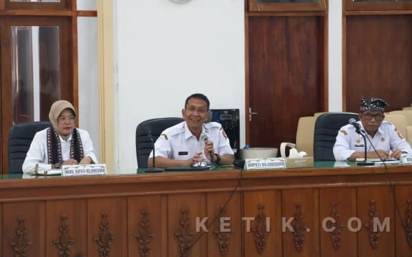 Bupati dan Wakil Bupati Bojonegoro Ikuti Rakor Monitoring Program, Minta Camat Petakan Potensi Wilayah untuk Pembangunan