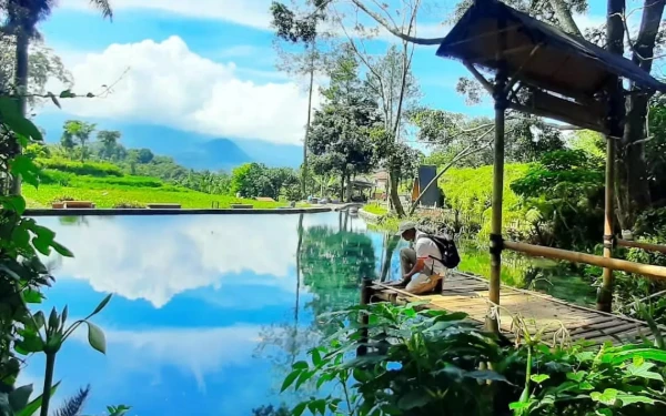 Telaga Madiredo, Hidden Gem Wisata Malang Raya dengan Nuansa Hijau Pedesaan