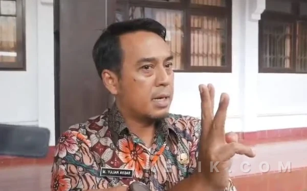 Terbaru! KPK Geledah Kantor Bupati Pekalongan, Tiga Koper Berkas Diamankan