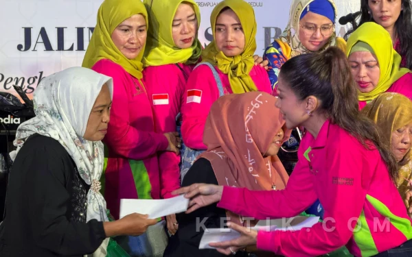 Berkah Ramadan, Guru Ngaji Hingga Penggali Kubur Mendapatkan Bantuan untuk Rayakan Idulfitri