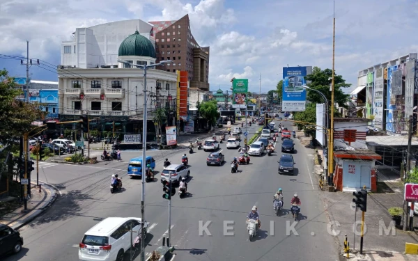 Thumbnail Berita - Truk Dilarang Masuk Kota Malang Mulai 13 Maret, Ini Alasan dan Skema Penyekatannya