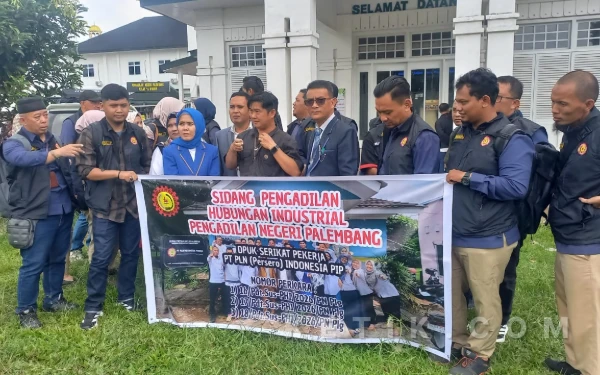 Puluhan Tahun Mengabdi, 22 Pegawai PLN Gugat Manajemen Usai Dimutasi ke Anak Perusahaan