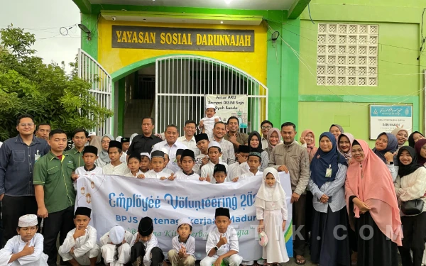 BPJS Ketenagakerjaan Madura Berbagi Kebahagiaan dengan Anak Yatim di Bangkalan