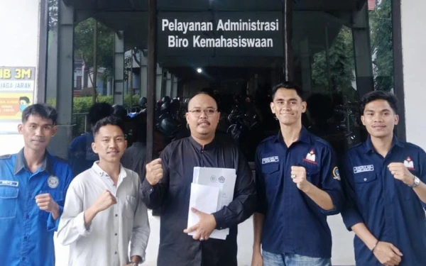 Thumbnail Berita - DPM Unitri Serahkan Rancangan UUD Ormawa ke Rektorat, Kawal Sampai Disahkan