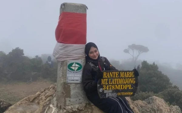 5 Gunung Paling Ekstrem di Indonesia yang Tidak Cocok untuk Pendaki Pemula