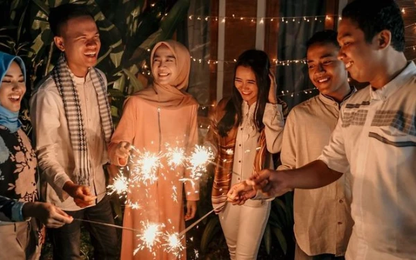 Sering Ditanya “Kapan Nikah?” Saat Lebaran, Ini Cara Ampuh Menanggapinya