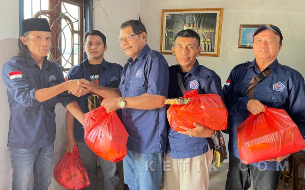 PJI Bojonegoro Tebar Kebahagiaan, Parcel Sembako Dibagikan ke Seluruh Anggota