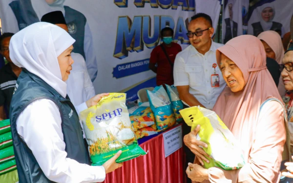 Gubernur Khofifah Gencar Gelar Pasar Murah di Gresik, Jamin Stok Bahan Pokok Aman dan Harga Terjangkau