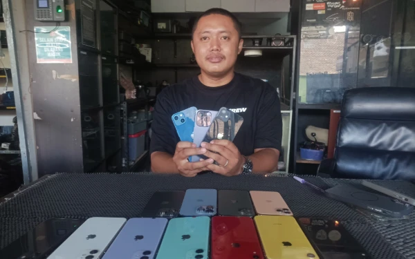 Jelang Lebaran, Jasa Persewaan iPhone di Kota Malang Laris Manis