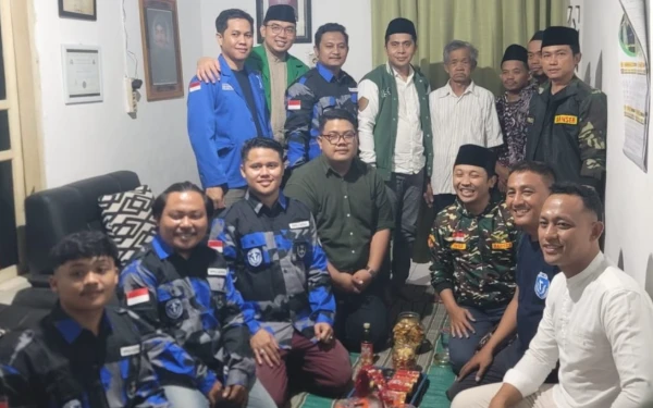 Ansor Jatim dan GAMKI Silaturahmi ke Rumah Pahlawan Toleransi Riyanto